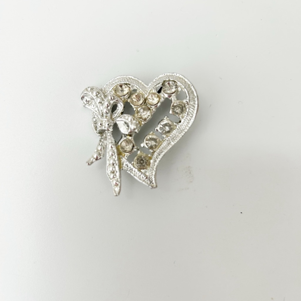 Vintage Silver Toned Heart Brooch w/ Rhinestones